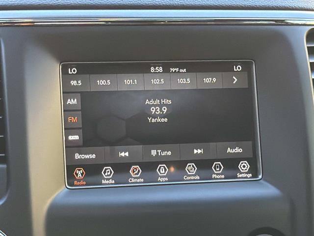Used 2019 Jeep Grand Cherokee Laredo AWD/4WD image 13