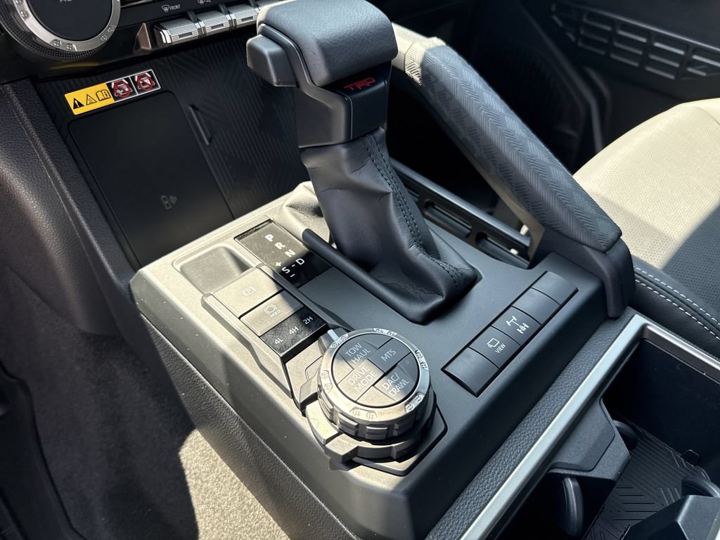 Used 2025 Toyota 4Runner TRD Off-Road Premium AWD/4WD image 29
