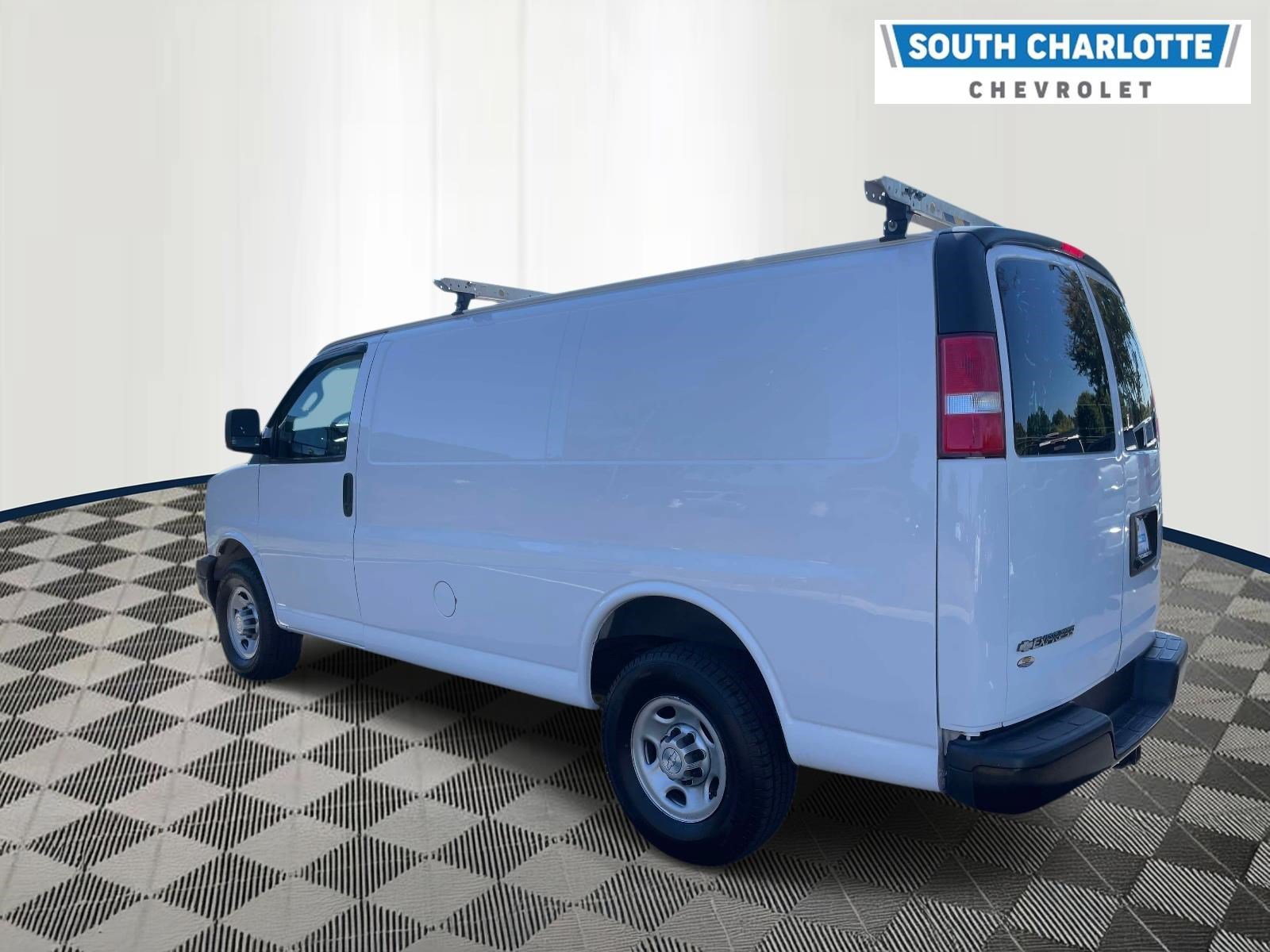 Used 2020 Chevrolet Express 2500 w/ Driver Convenience Package RWD image 6