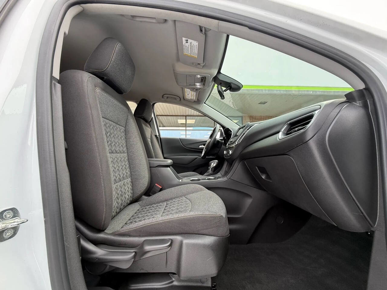 Used 2022 Chevrolet Equinox LT FWD image 19
