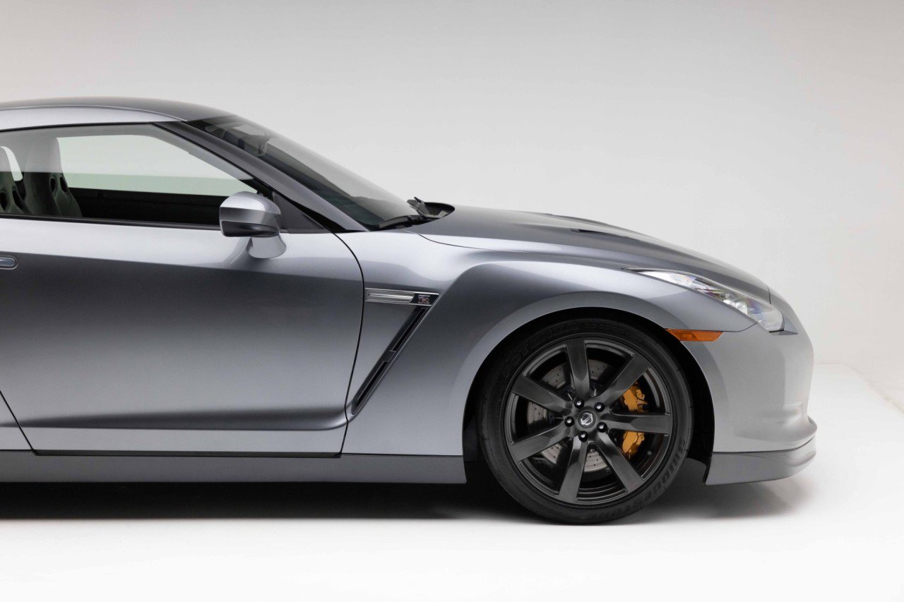 Used 2010 Nissan GT-R Premium AWD/4WD image 27