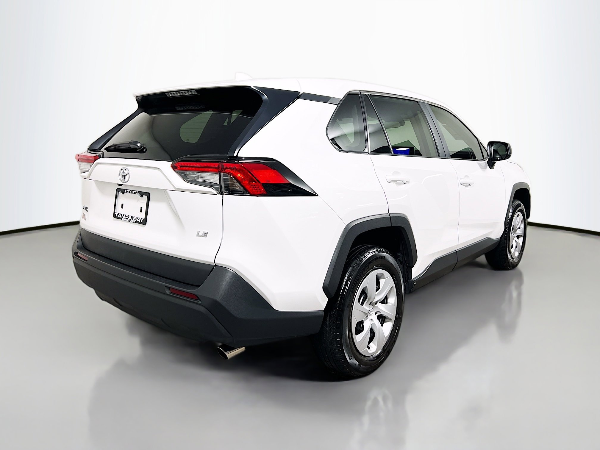 Used 2024 Toyota RAV4 LE image 4