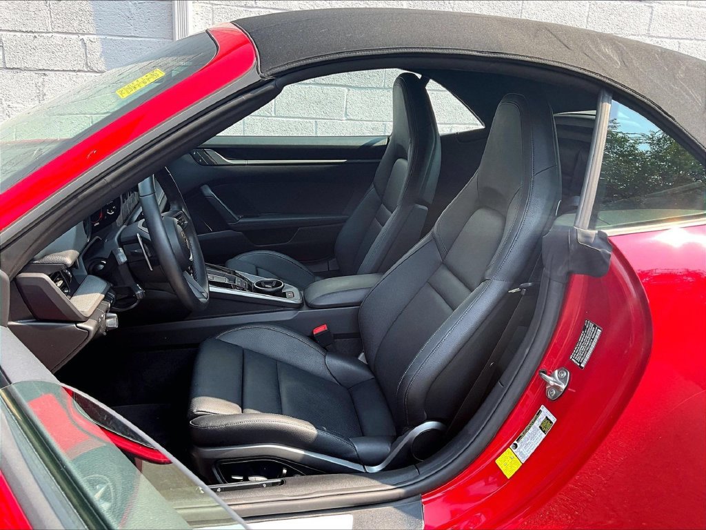 Certified 2023 Porsche 911 Carrera RWD image 5