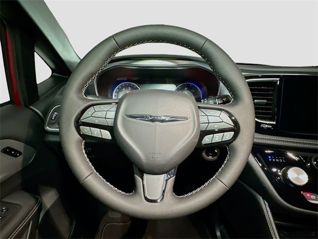 New 2026 Chrysler Pacifica Limited image 7