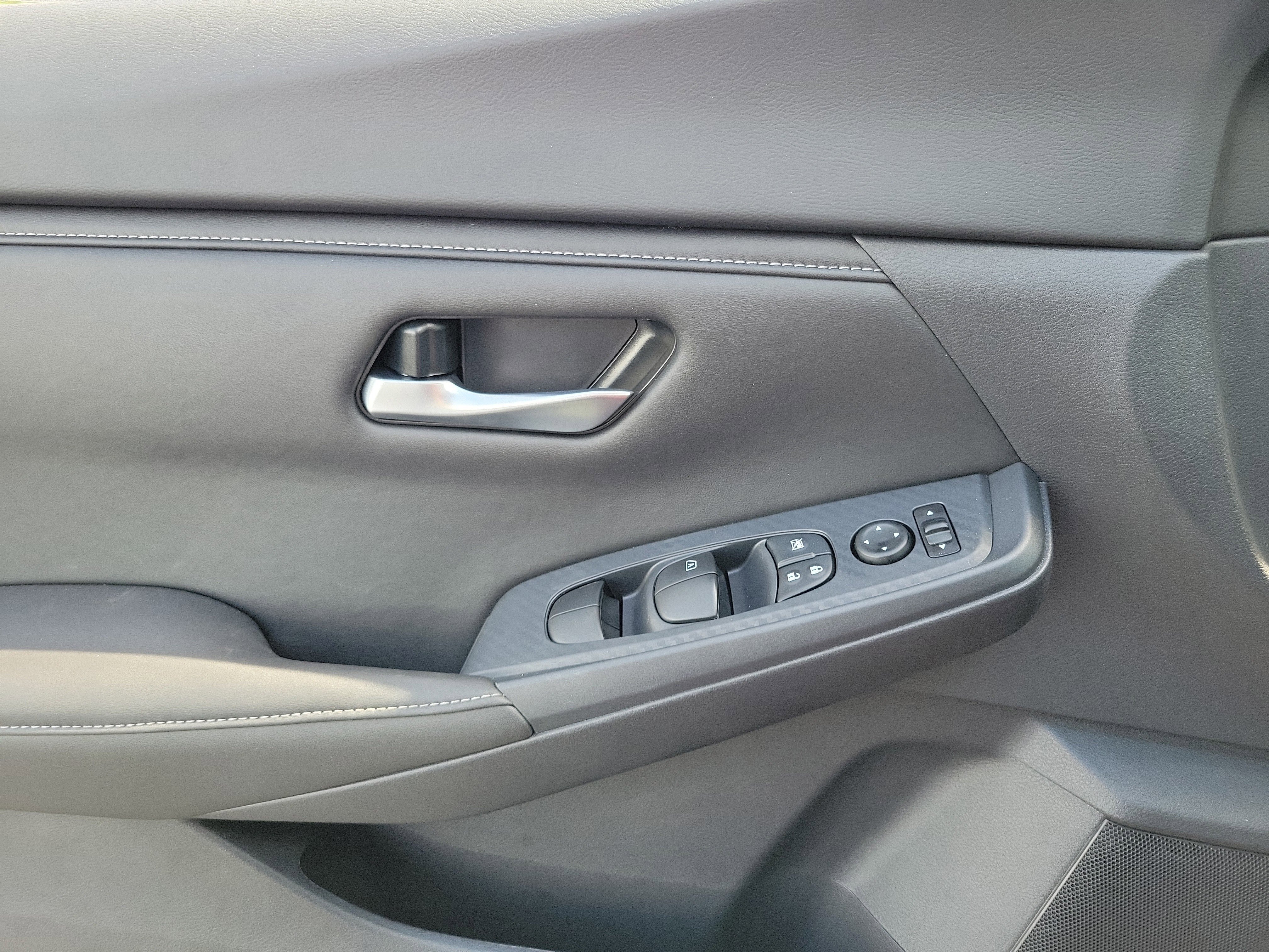 New 2025 Nissan Sentra SV w/ All-Weather Package image 17