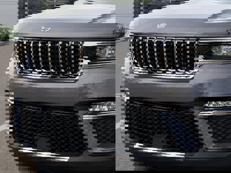 New 2025 Jeep Grand Cherokee Limited image 11