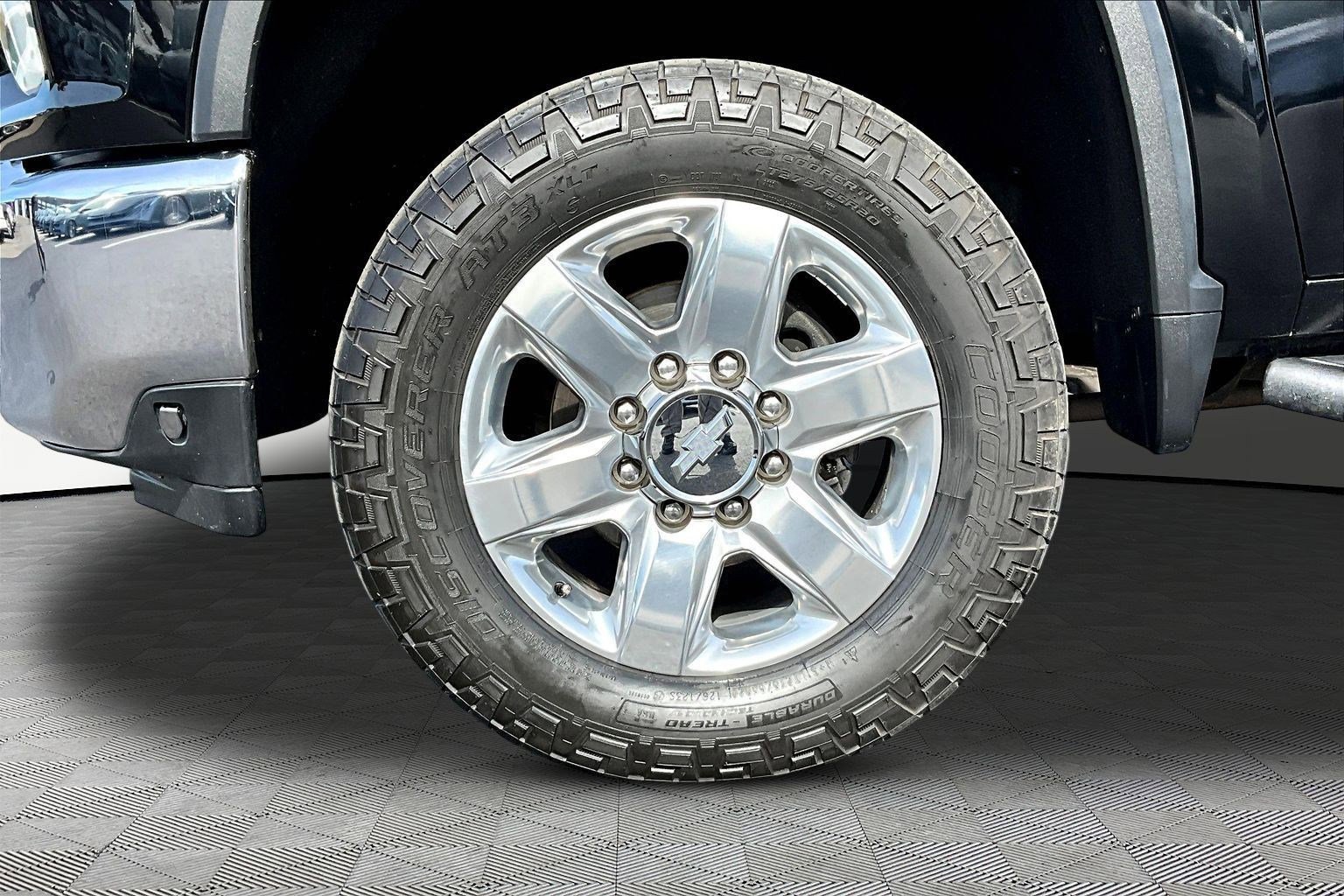 Used 2020 Chevrolet Silverado 2500 LTZ w/ LTZ Premium Package image 35