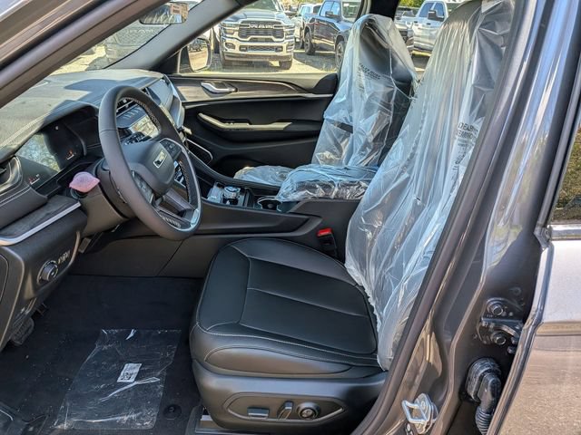 New 2026 Jeep Grand Cherokee L Limited w/ Limited Altitude Package AWD/4WD image 9