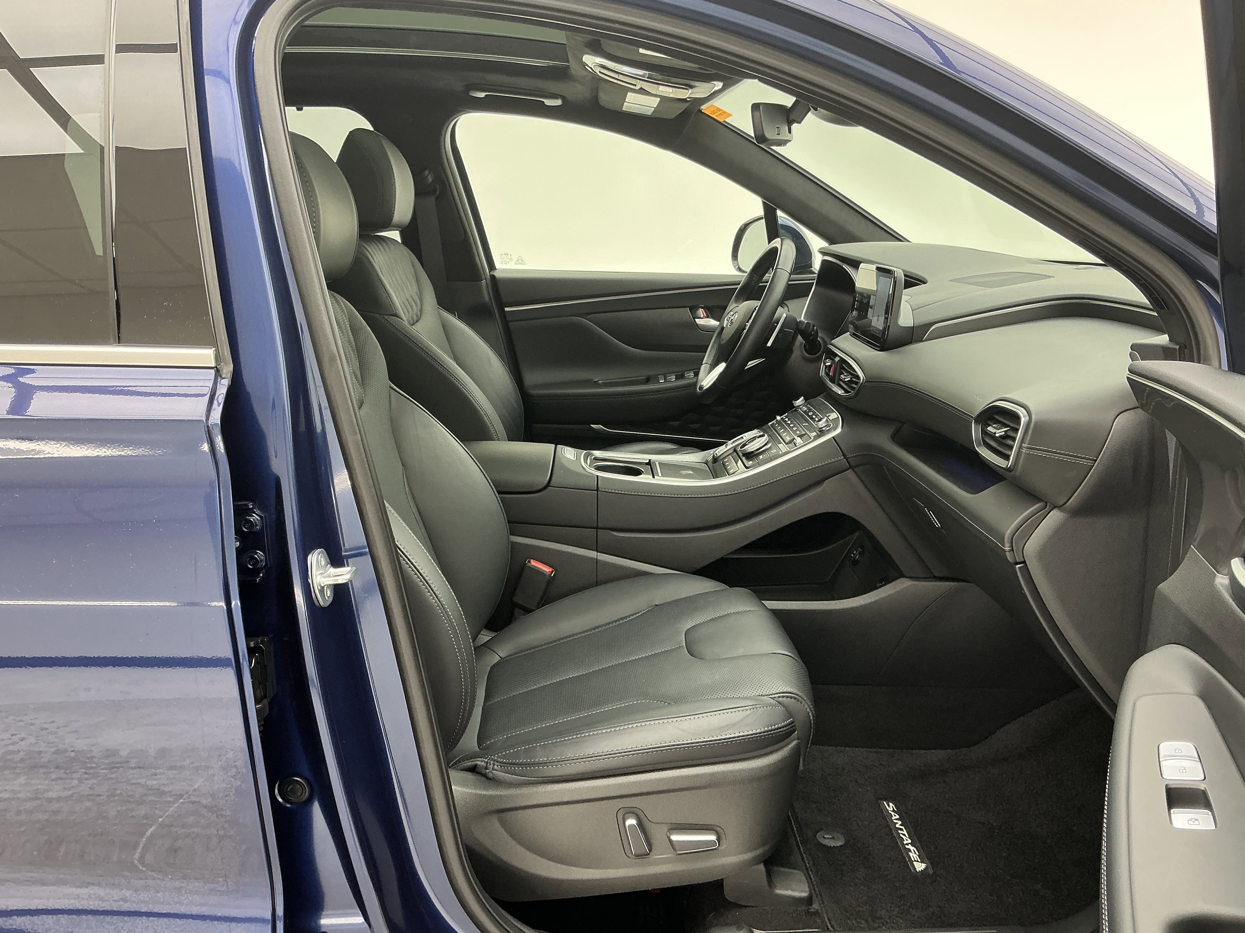 Used 2023 Hyundai Santa Fe Calligraphy w/ Cargo Package image 25