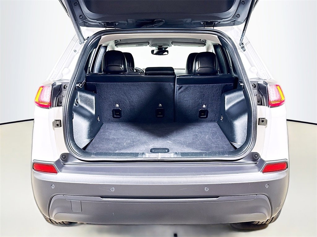 Used 2023 Jeep Cherokee Altitude Lux image 24