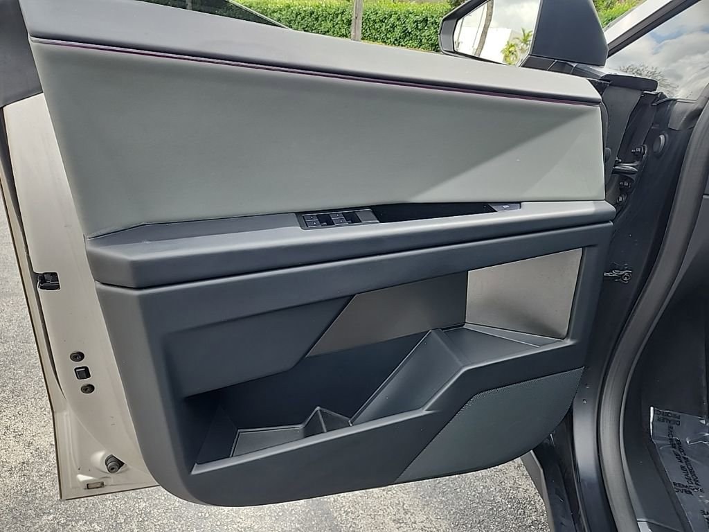 Used 2025 Tesla Cybertruck AWD Crew Cab image 27