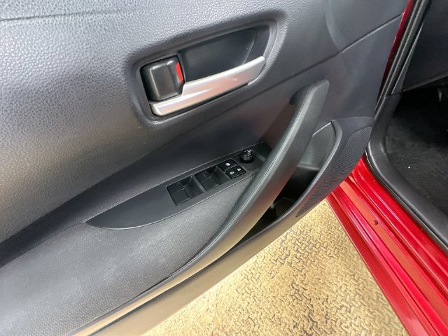 Used 2021 Toyota Corolla LE w/ Carpet Mat Package (TMS) FWD image 17
