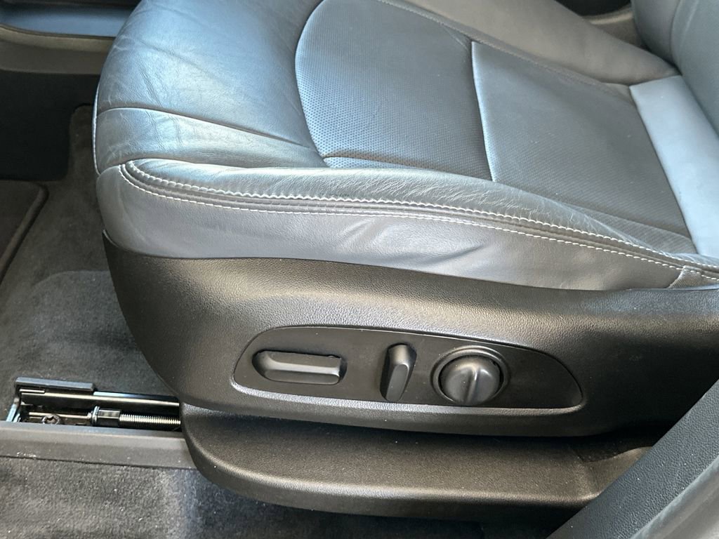 Used 2021 Buick Enclave Essence FWD image 14