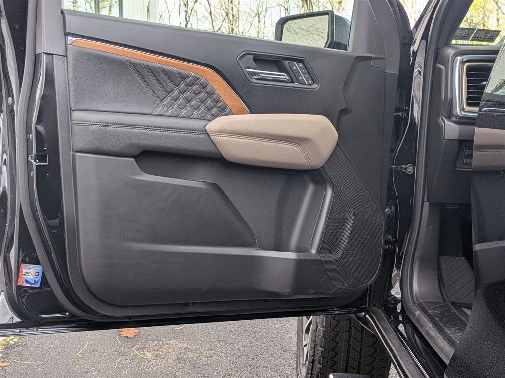 New 2026 GMC Canyon Denali image 11