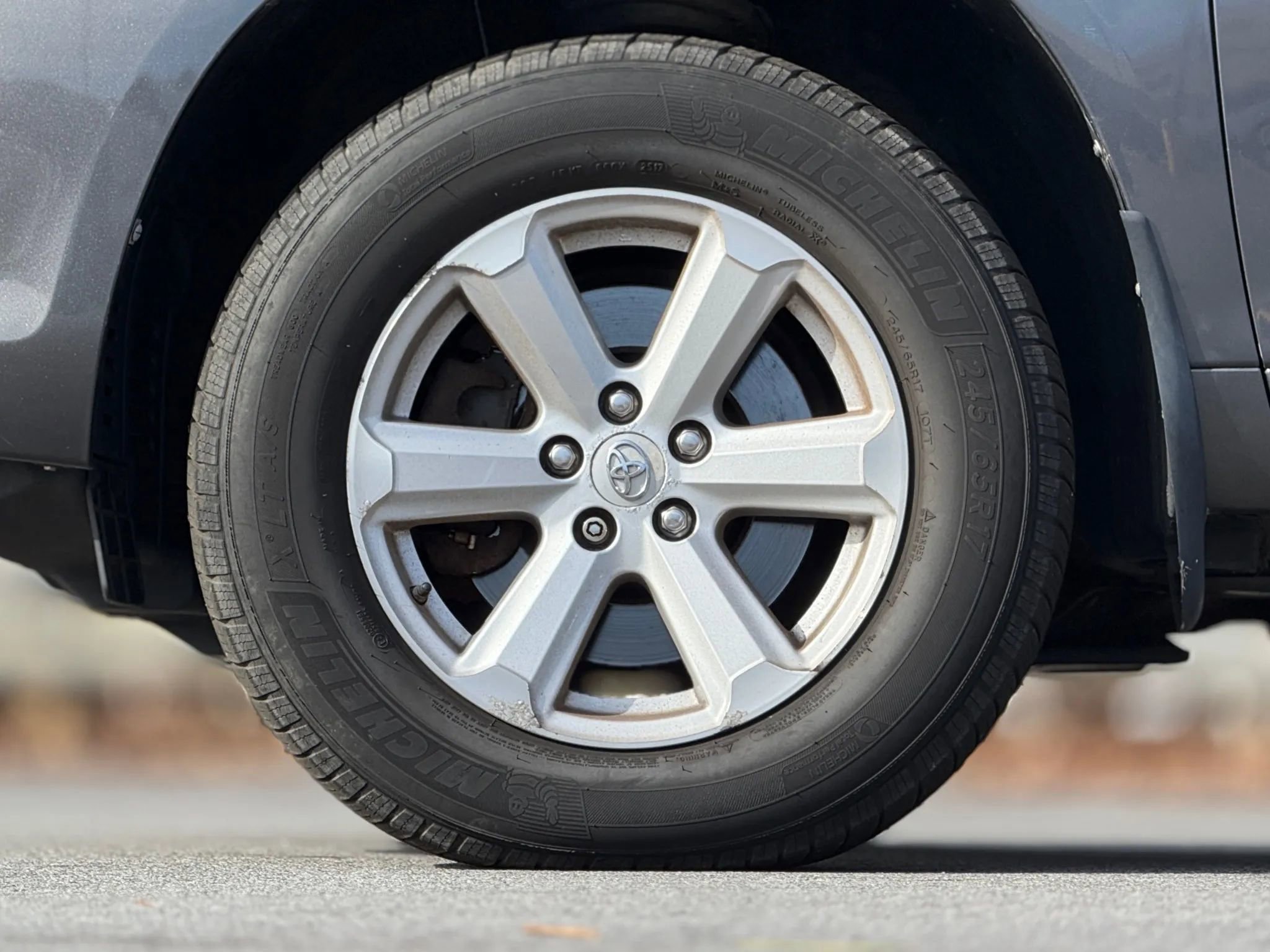 Used 2010 Toyota Highlander SE image 29