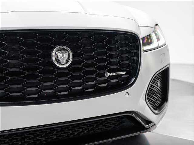 Certified 2024 Jaguar XF R-Dynamic SE image 10