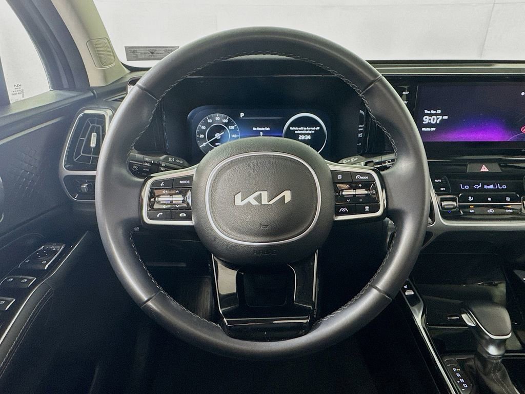 Used 2023 Kia Sorento SX AWD/4WD image 11