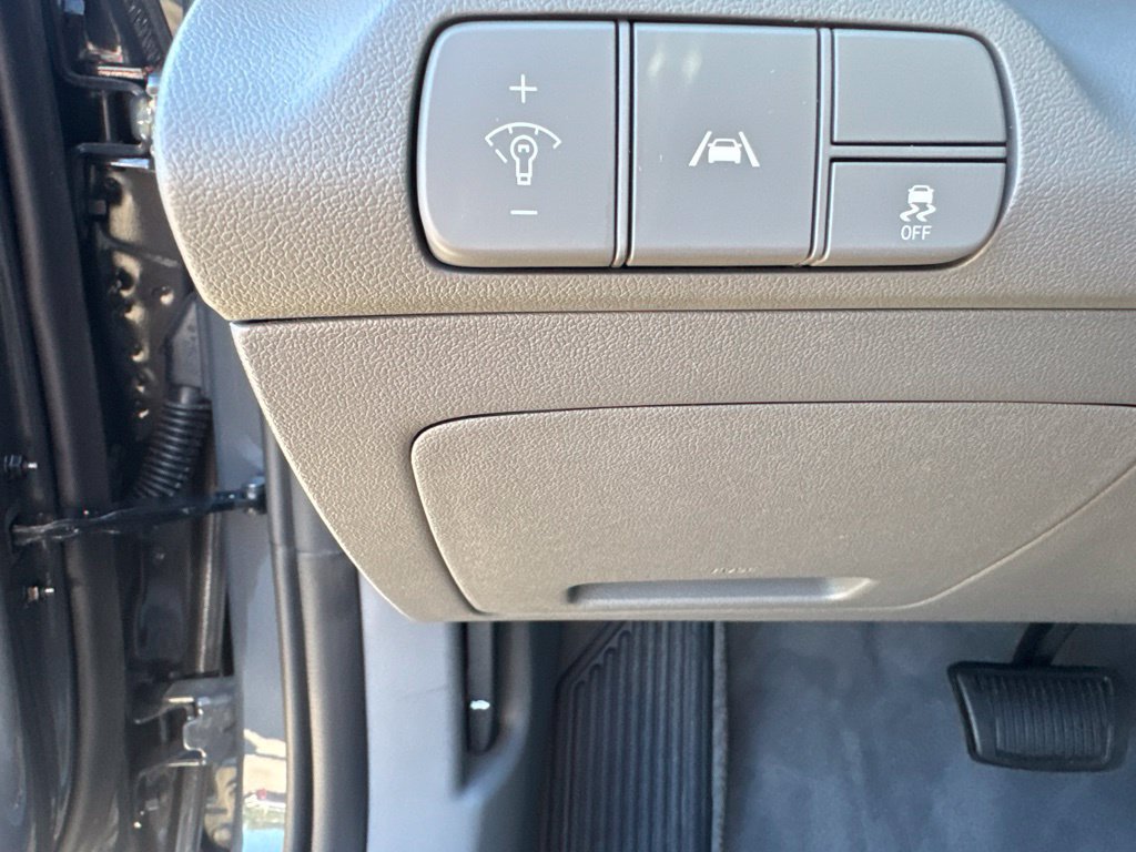 Used 2023 Hyundai Elantra SEL FWD image 15