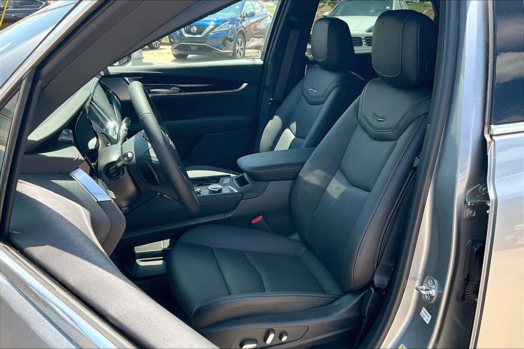 New 2025 Cadillac XT5 Premium Luxury w/ Technology Package FWD image 12