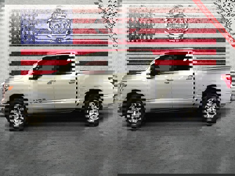 Used 2018 Nissan Titan SV image 8