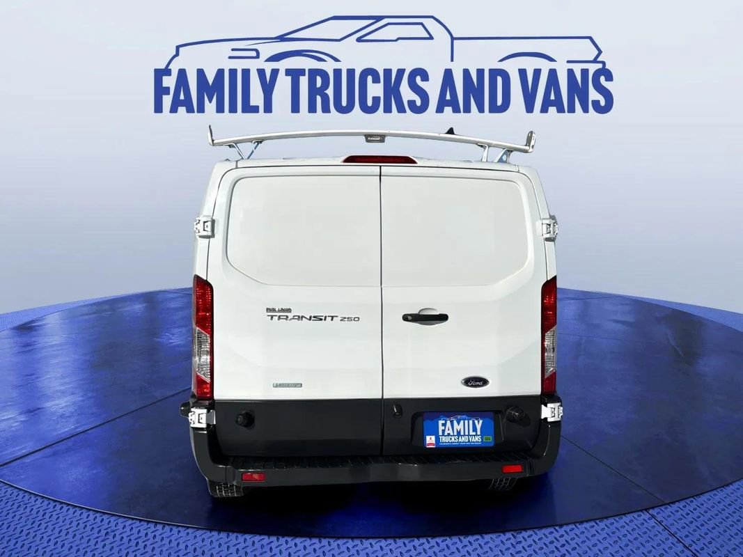 Used 2018 Ford Transit 250 250 w/ Interior Upgrade Package image 4