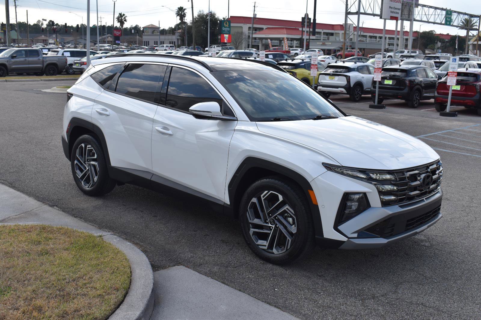 Used 2025 Hyundai Tucson Limited image 14