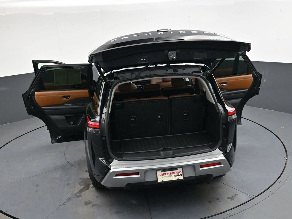 Used 2024 Nissan Pathfinder Platinum w/ Cargo Package image 51