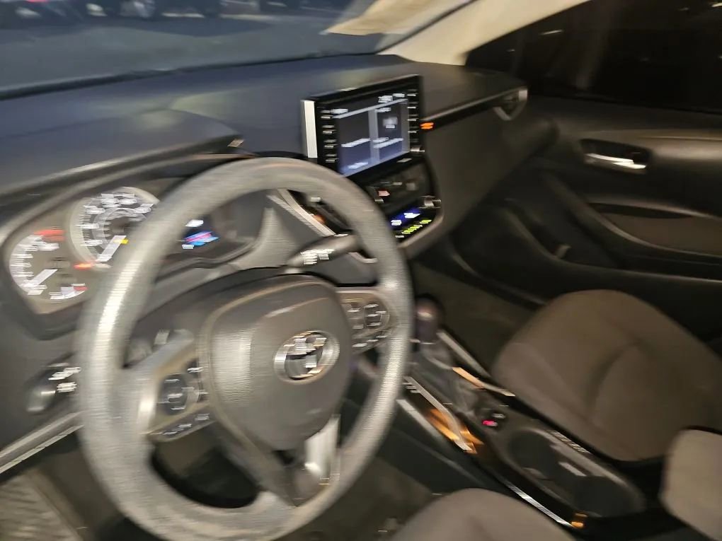 Used 2021 Toyota Corolla LE image 16