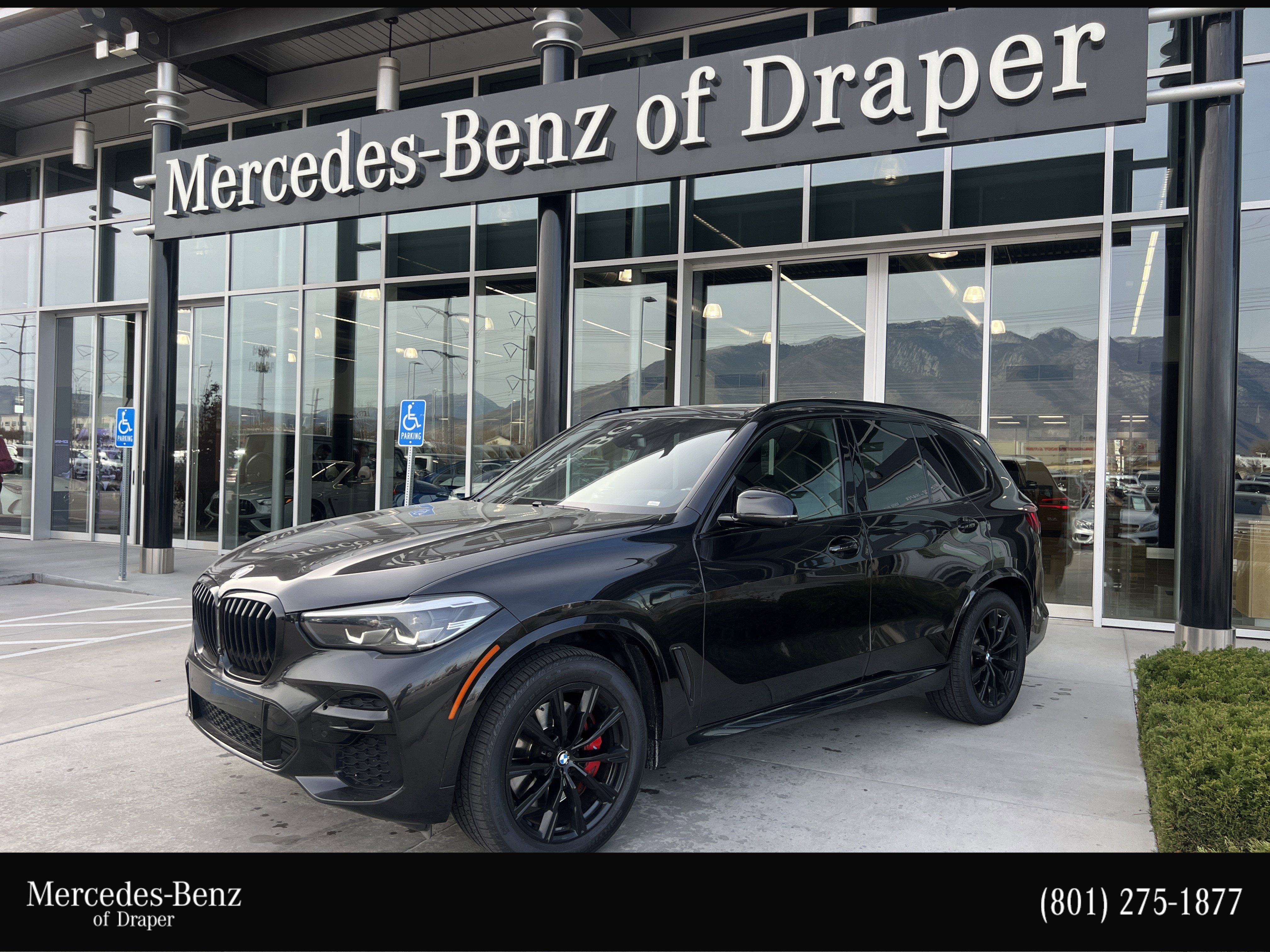 Used 2022 BMW X5 xDrive40i w/ M Sport Package image 1
