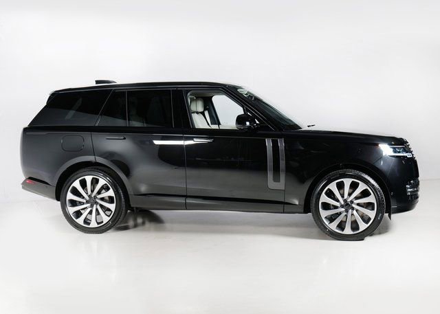 New 2026 Land Rover Range Rover SE image 28