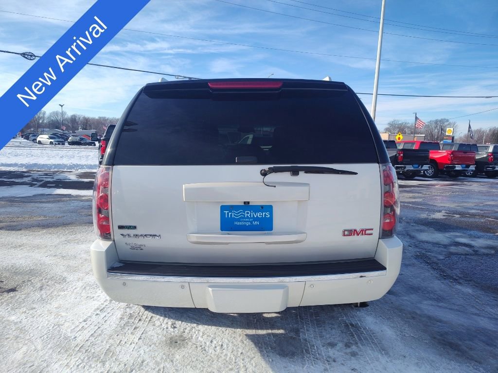 Used 2011 GMC Yukon Denali image 4