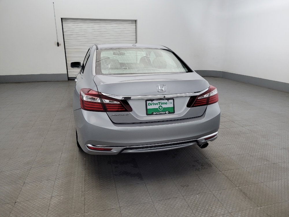 Used 2017 Honda Accord EX-L image 6