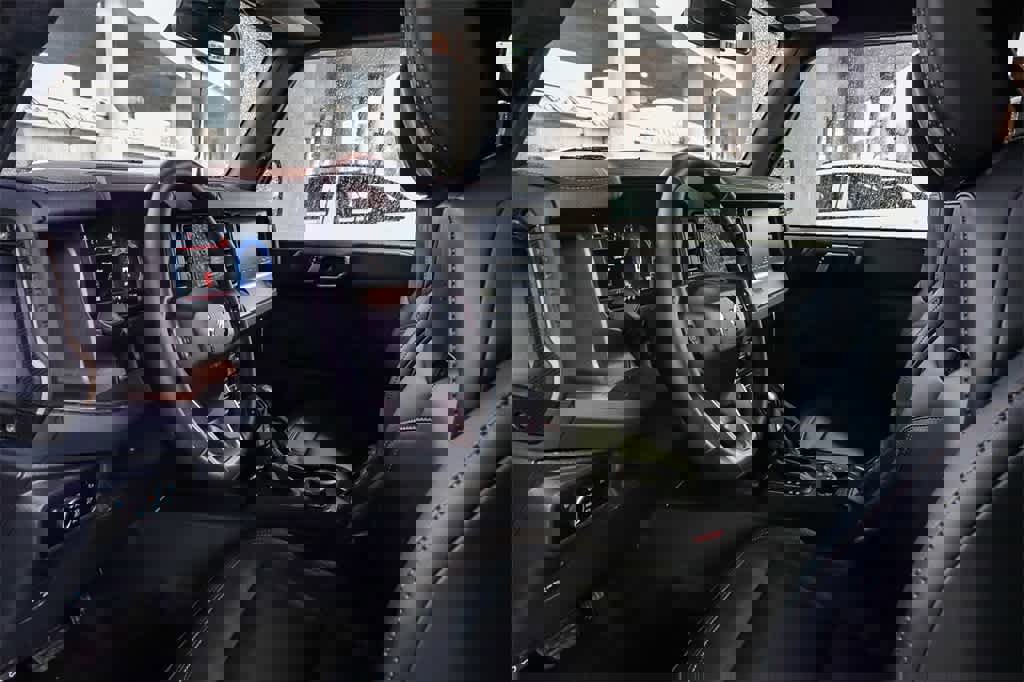 New 2025 Ford Bronco Badlands image 16