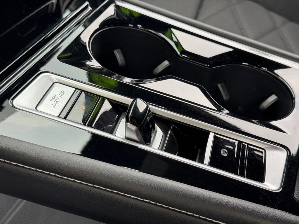 Used 2024 Volkswagen Atlas Cross Sport SE image 34