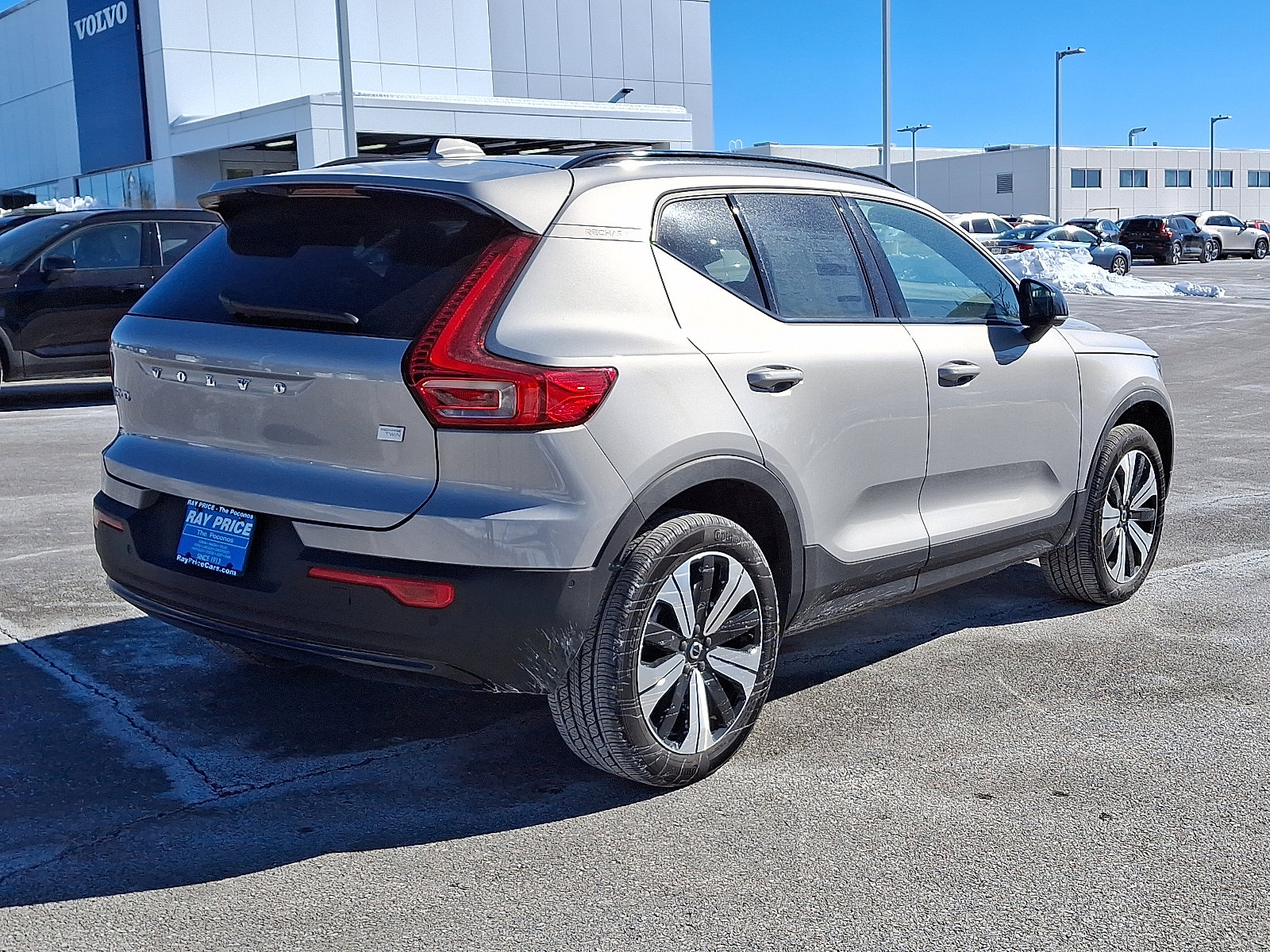 Certified 2023 Volvo XC40 Recharge Plus w/ Protection Package Premier image 6