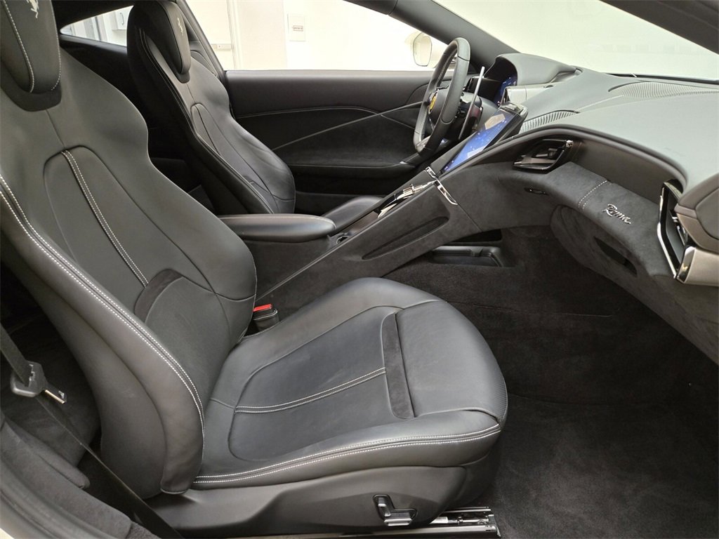 Used 2023 Ferrari Roma image 25