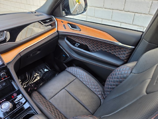 Used 2024 Jeep Grand Cherokee Summit AWD/4WD image 38