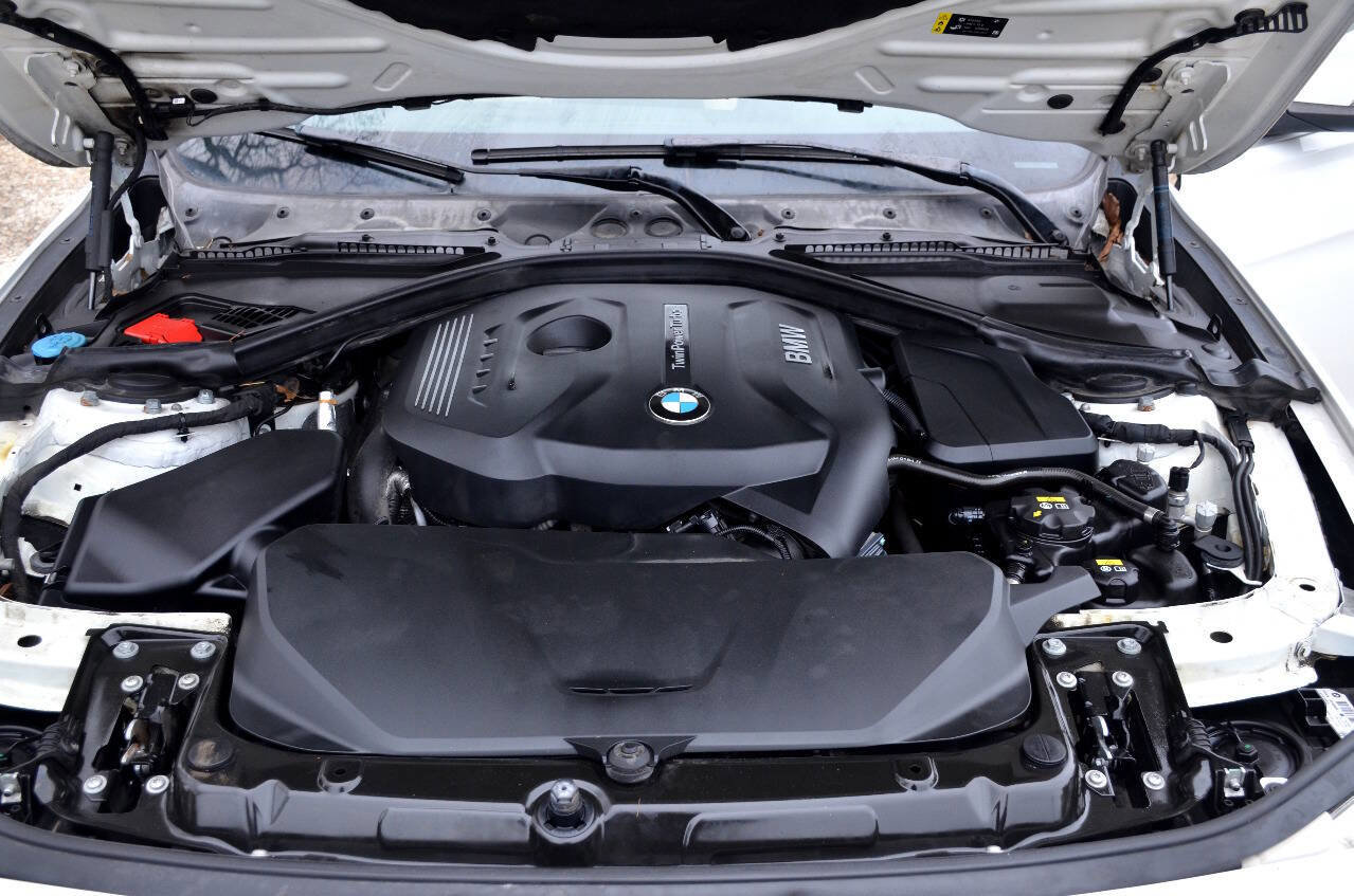Used 2017 BMW 330i xDrive Sedan image 16