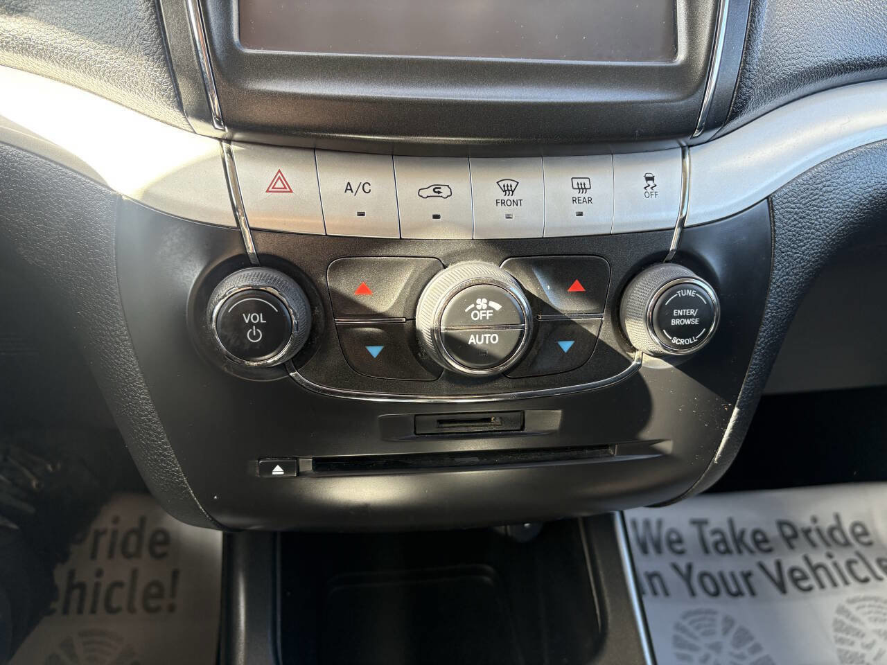 Used 2015 Dodge Journey R/T w/ Flexible Seating Group FWD image 32