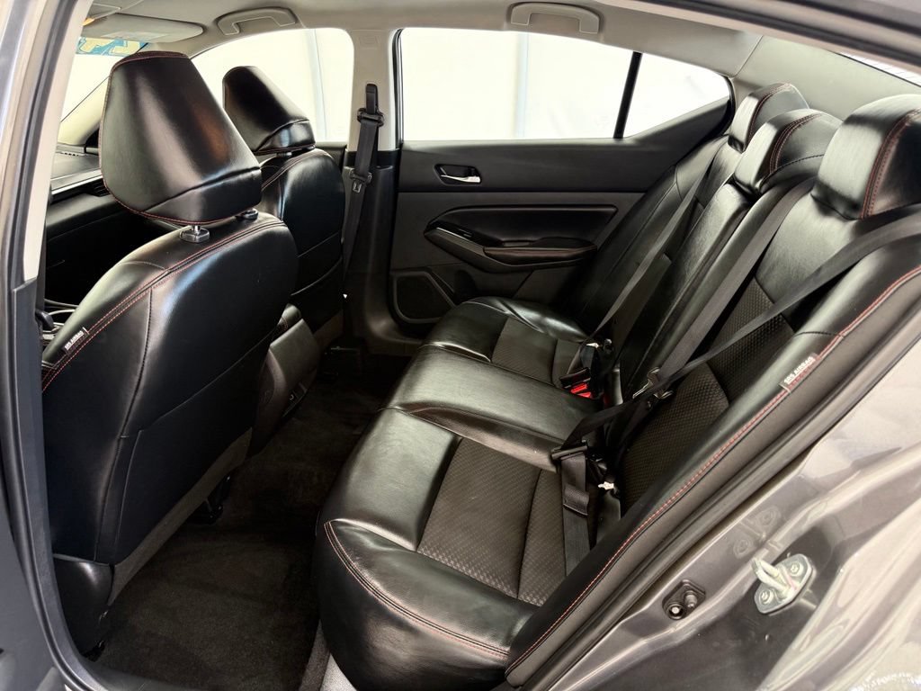 Used 2024 Nissan Altima 2.5 SR FWD image 16