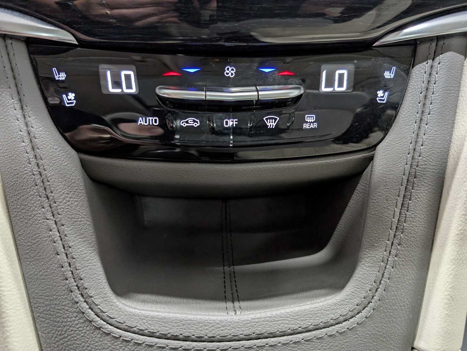 Certified 2024 Cadillac XT6 Premium Luxury w/ Technology Package AWD/4WD image 34