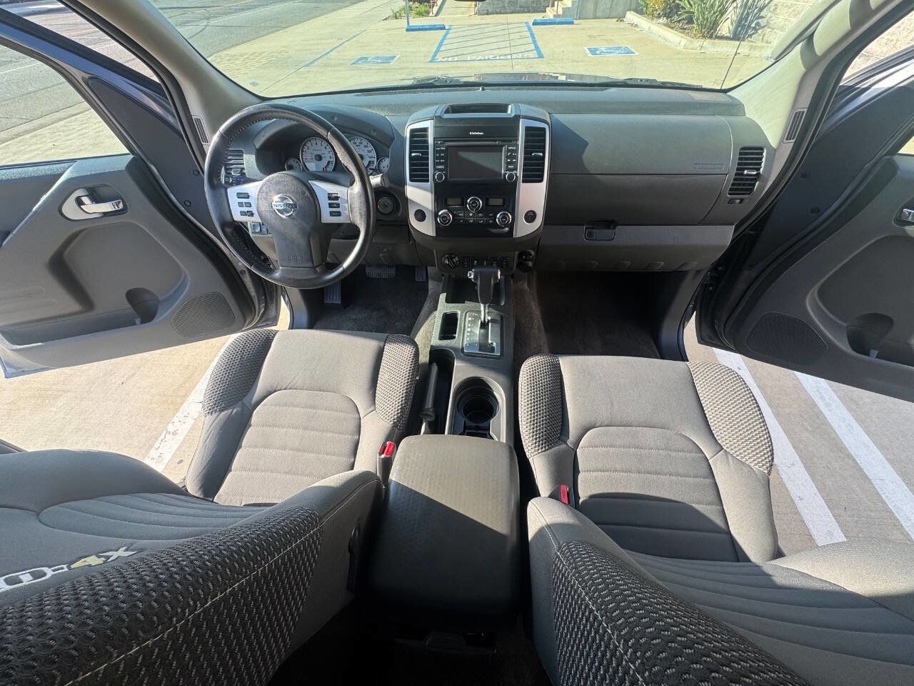 Used 2018 Nissan Frontier PRO-4X AWD/4WD image 11