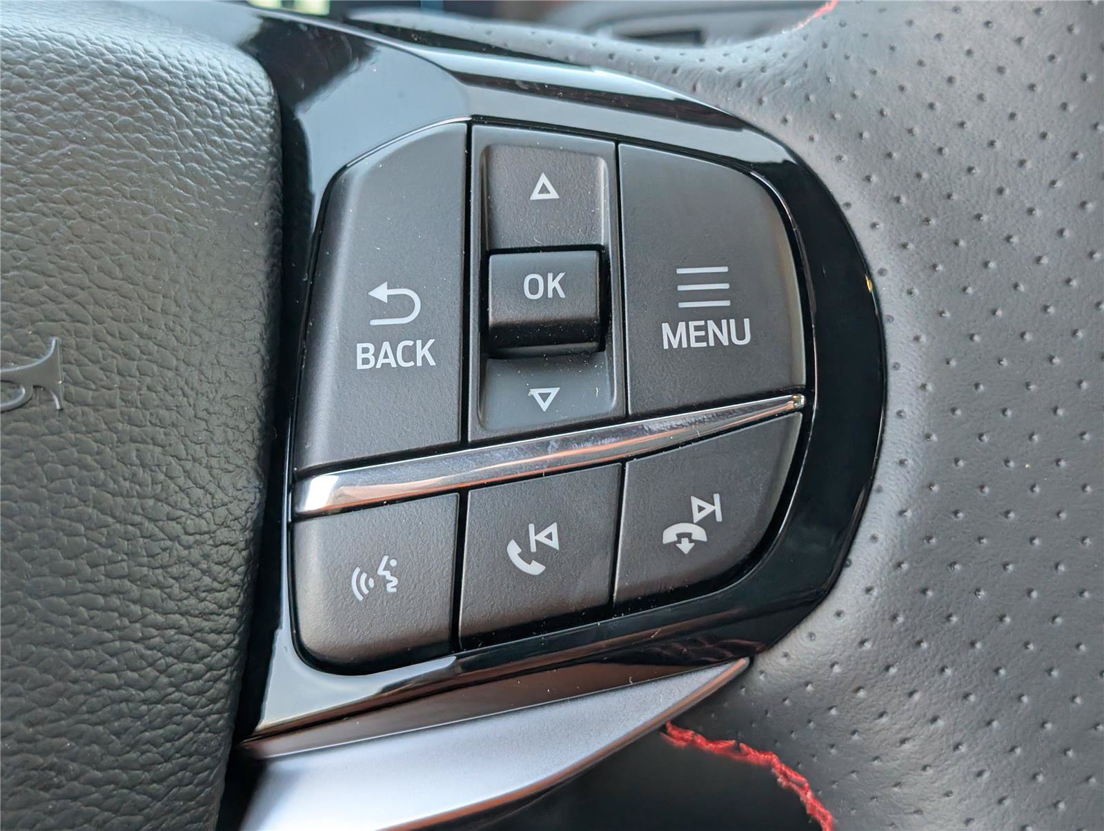 New 2026 Ford Explorer ST-Line w/ ST-Line Street Pack RWD image 21