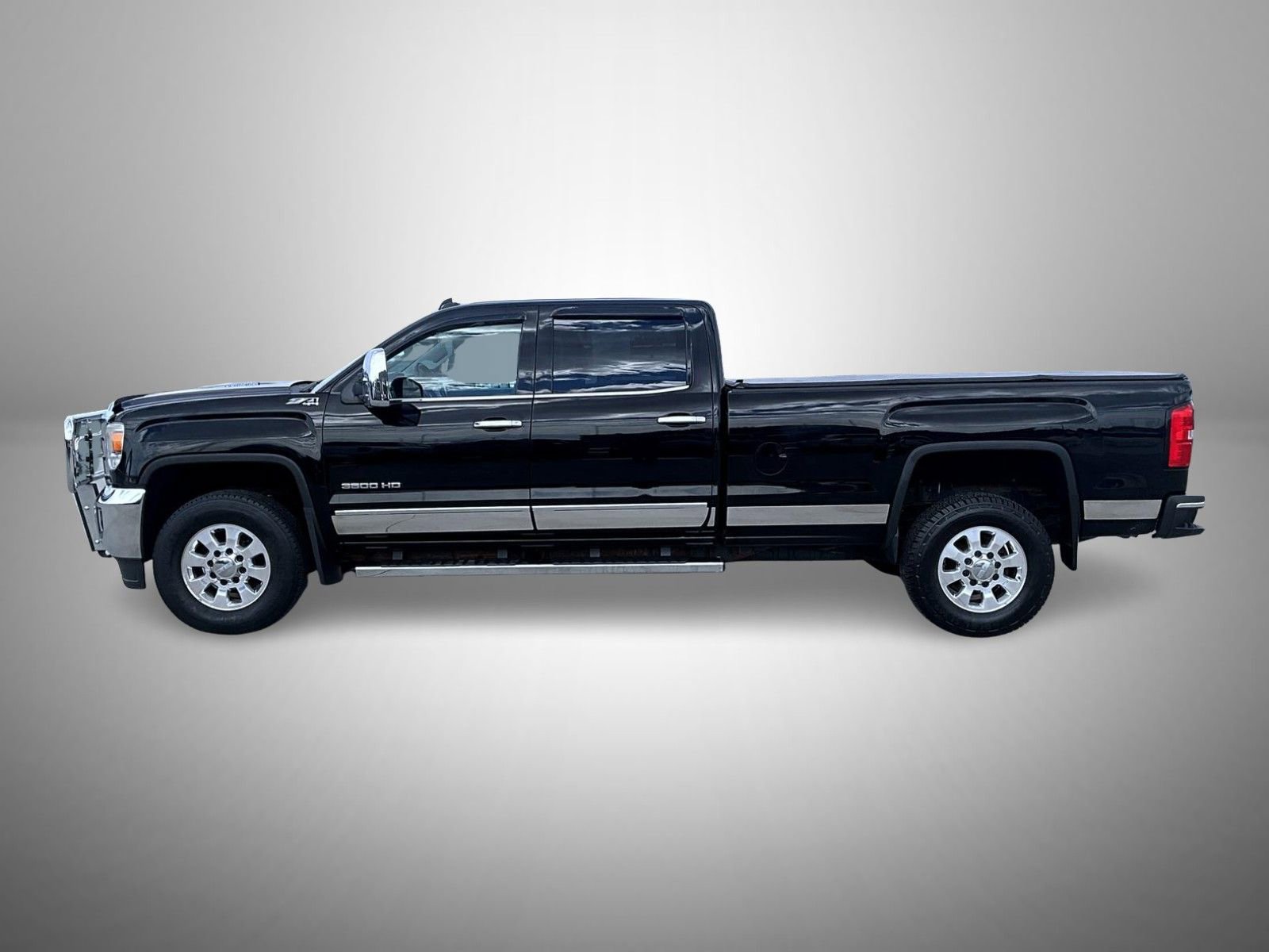 Used 2015 GMC Sierra 3500 SLT w/ Duramax Plus Package image 8