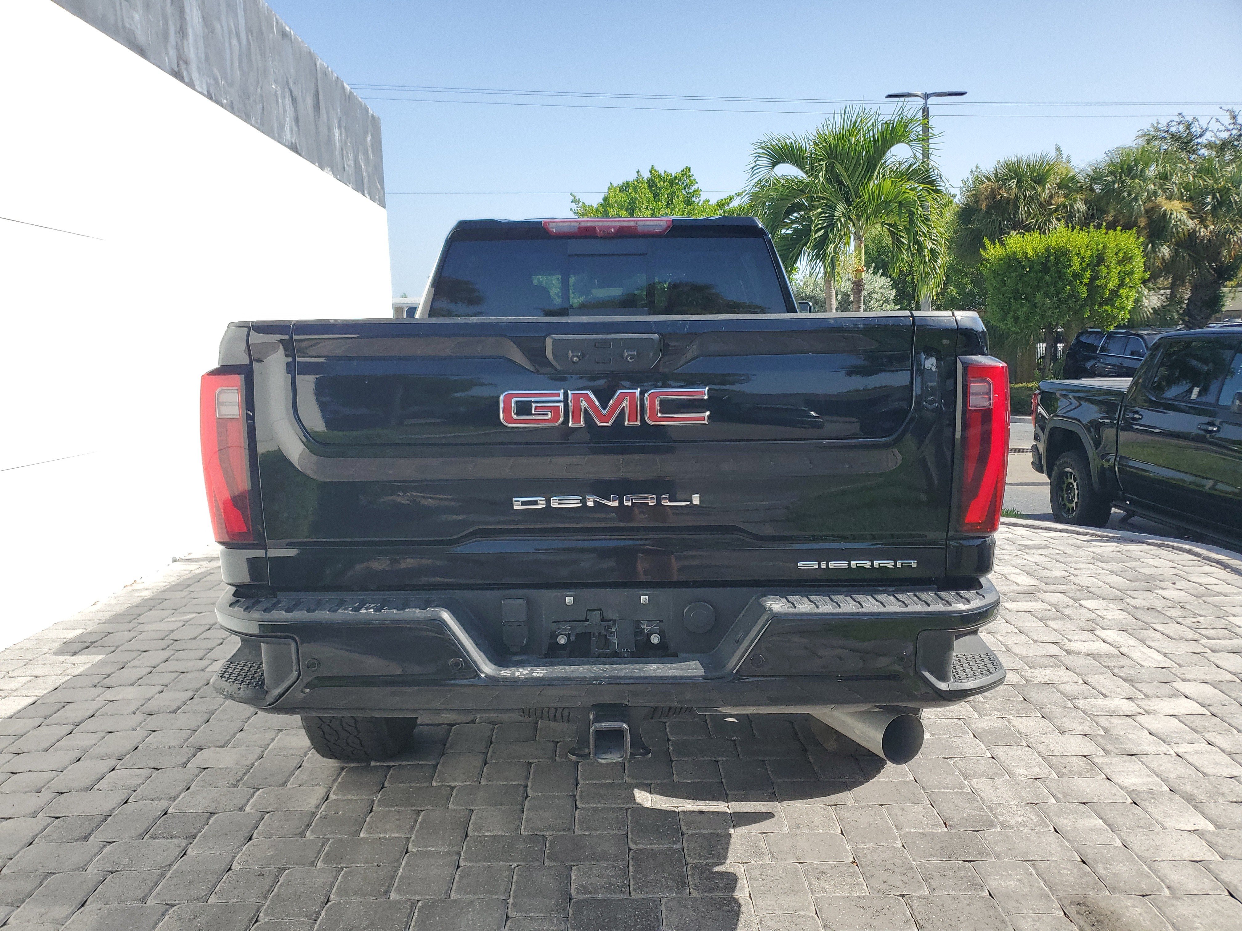 Used 2025 GMC Sierra 2500 Denali w/ Denali Reserve Package AWD/4WD image 5