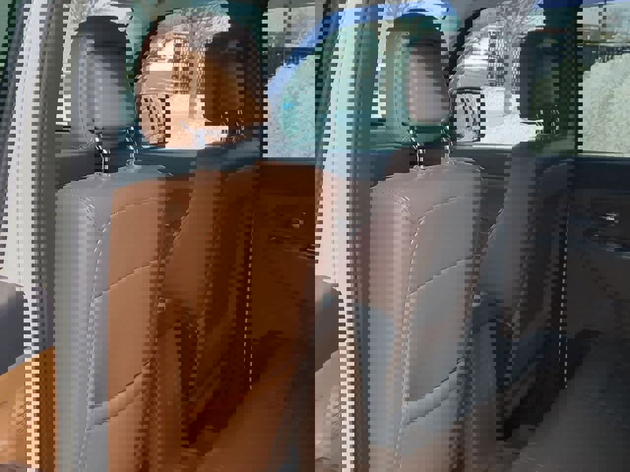 Used 2012 Jeep Liberty Limited w/ Comfort/Convenience Group image 17