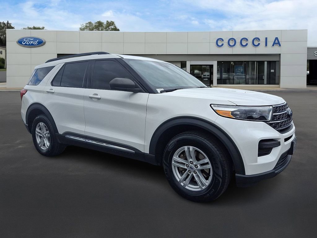 Used 2021 Ford Explorer XLT AWD/4WD image 3