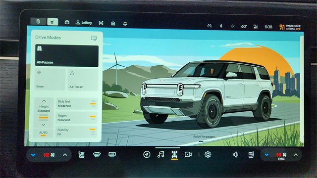 Used 2025 Rivian R1S Adventure image 52