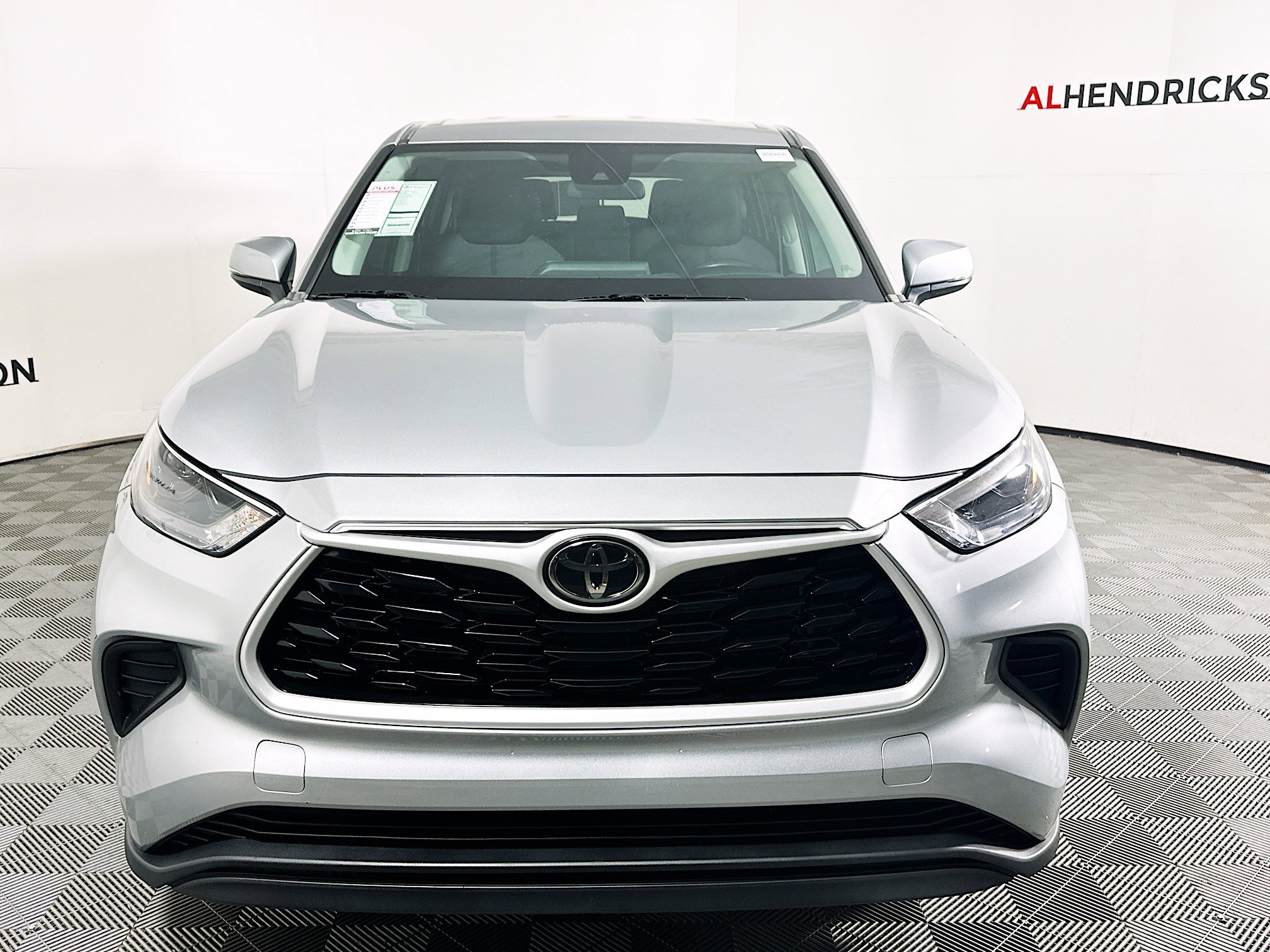 Used 2023 Toyota Highlander L image 8