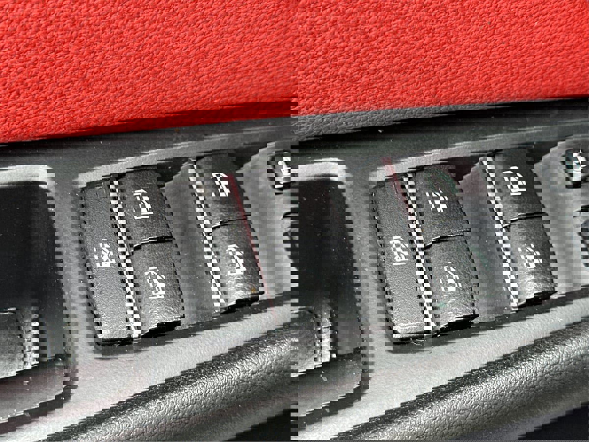 Used 2019 BMW X6 xDrive35i w/ M Sport Package image 34